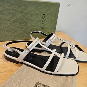GUCCI LADIES CURRENT WHITE LEATHER SLIM HORSEBIT FLAT SANDALS SHOES 39.5